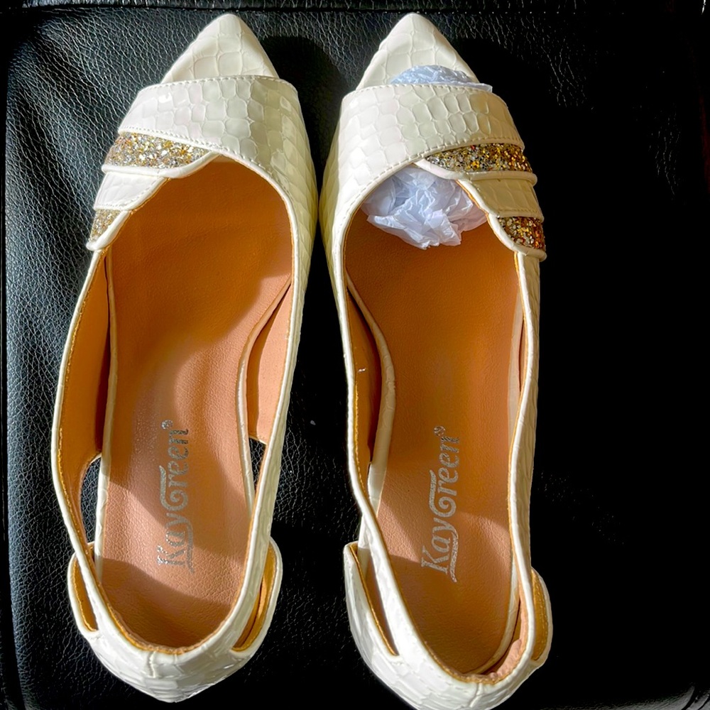 Kay green low heel shoes